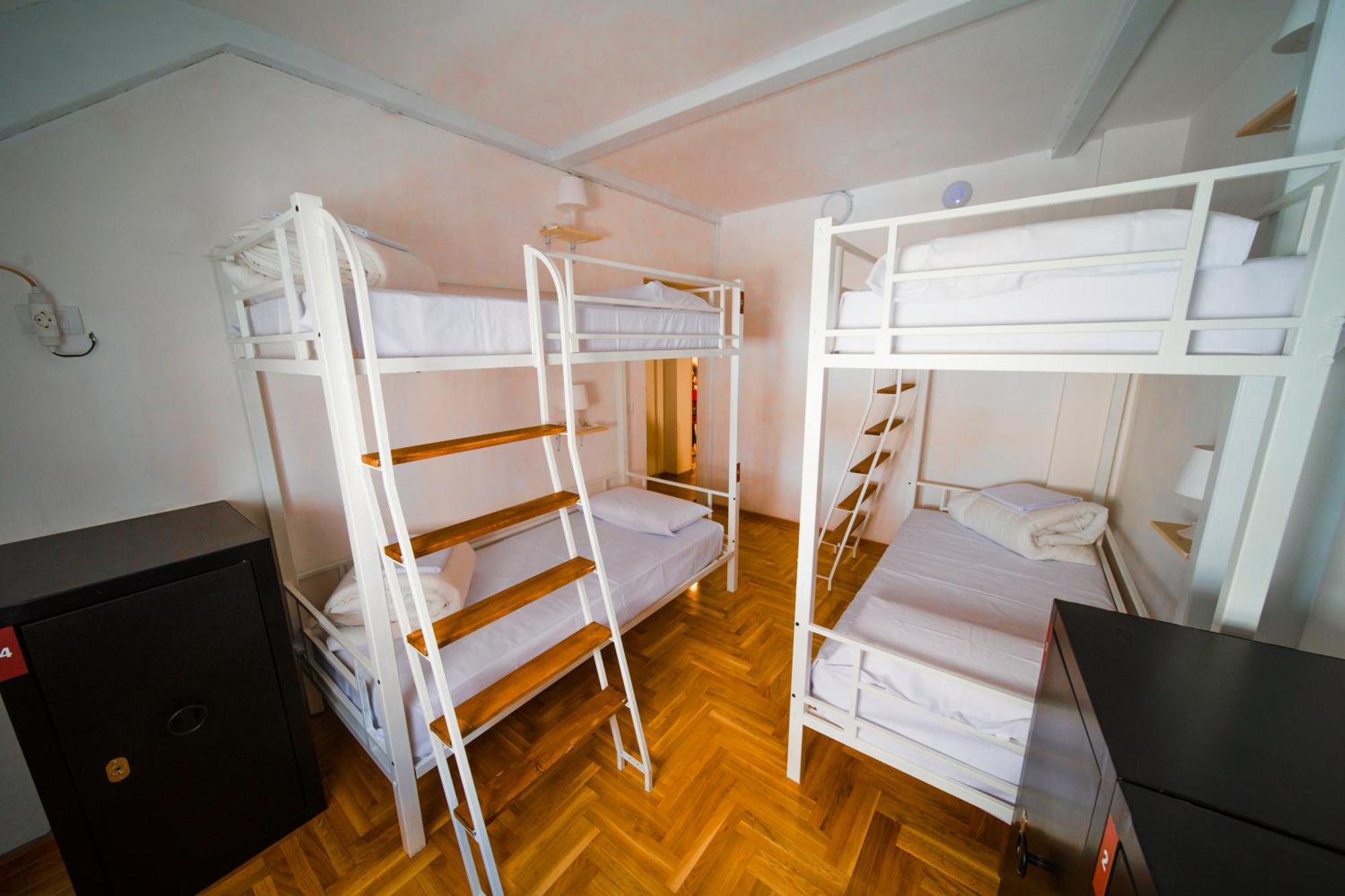 New Generation Hostel Como Lake エクステリア 写真