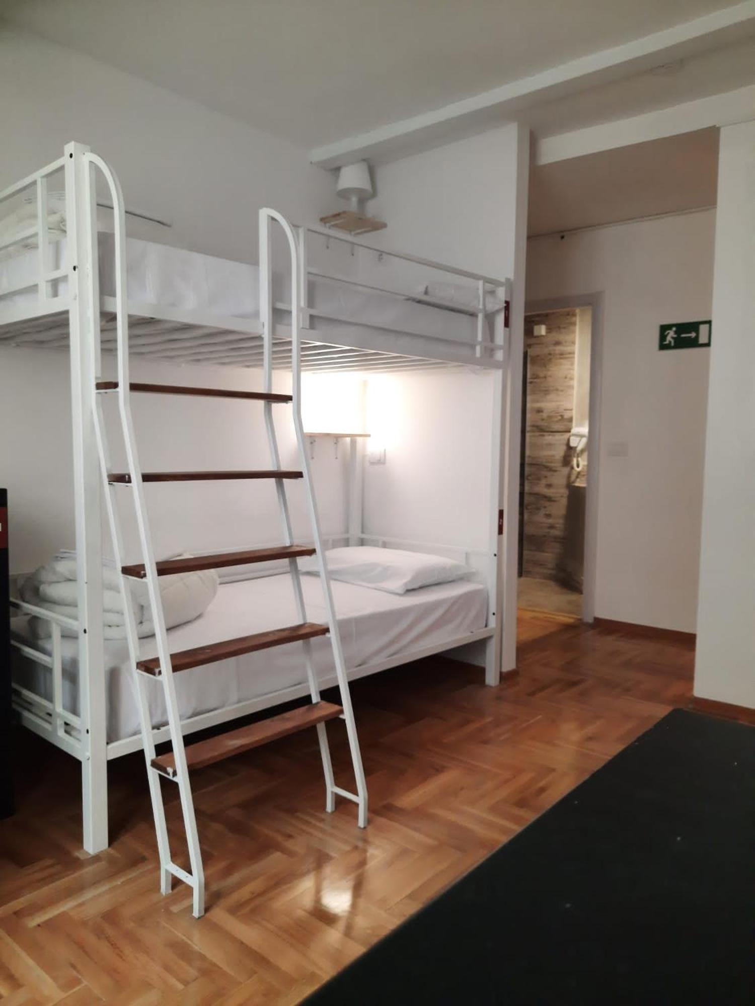 New Generation Hostel Como Lake エクステリア 写真